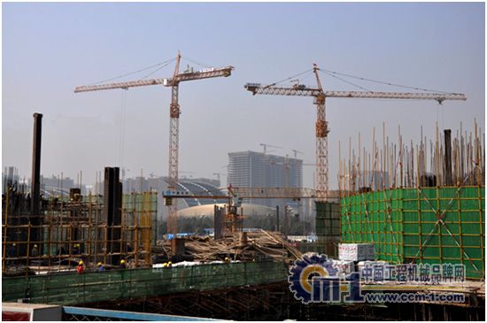 米兰官方网站_米兰milan（中国）塔机参与施工成都高端综合体项目